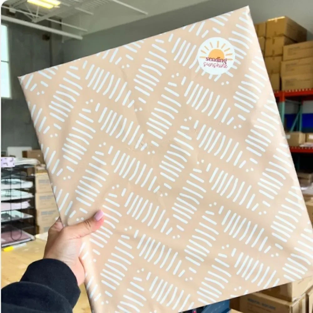 Poly Mailers 6x9 10x13 14.5x19 35 pieces 35 stickers